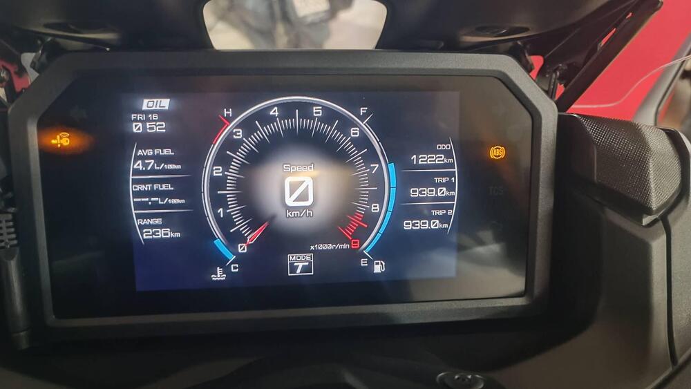 Yamaha T-Max 560 (2022 - 24) (5)