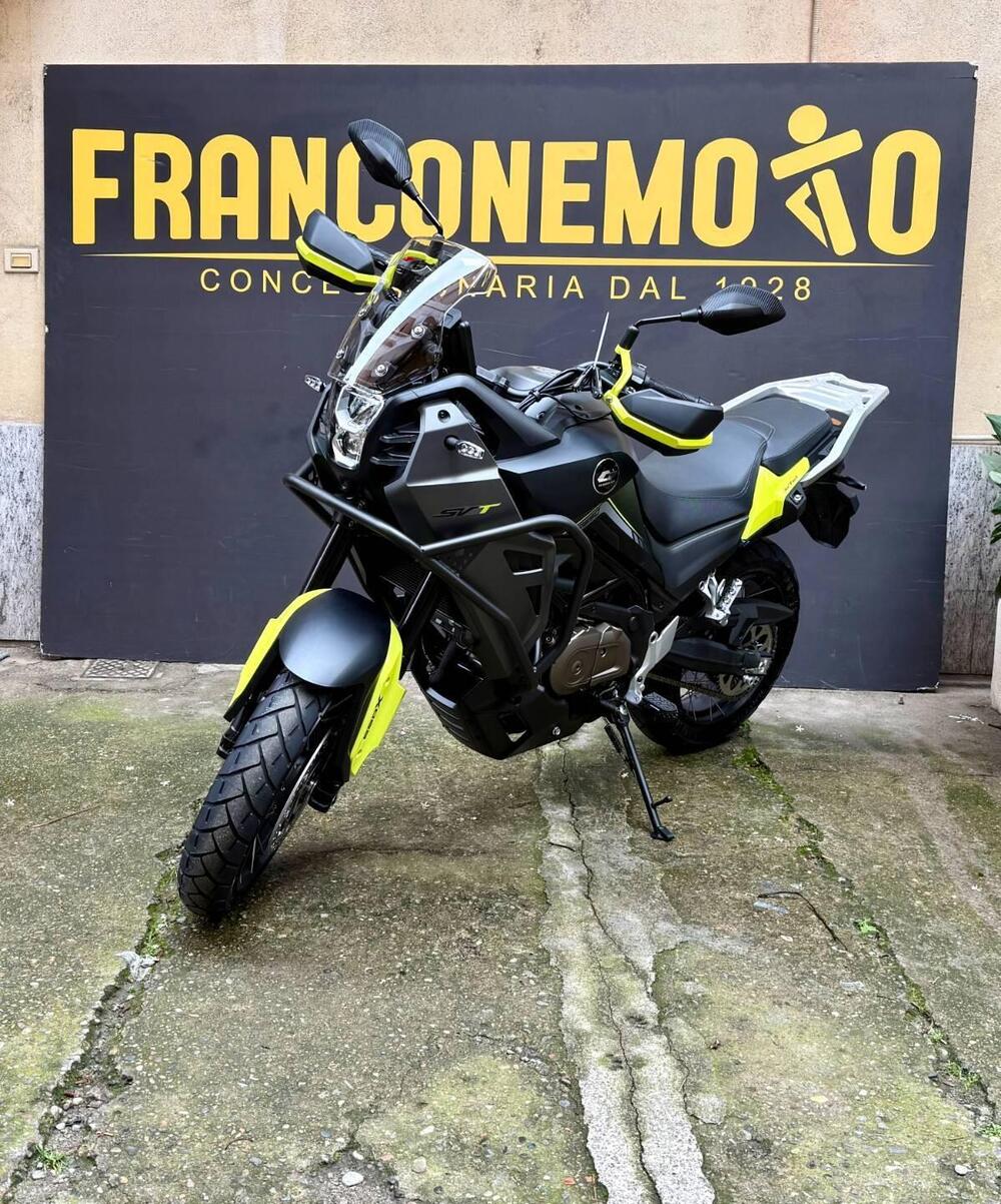 QJ Motor SVT 650 X (2025) (2)