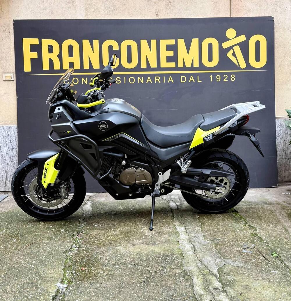 QJ Motor SVT 650 X (2025) (3)