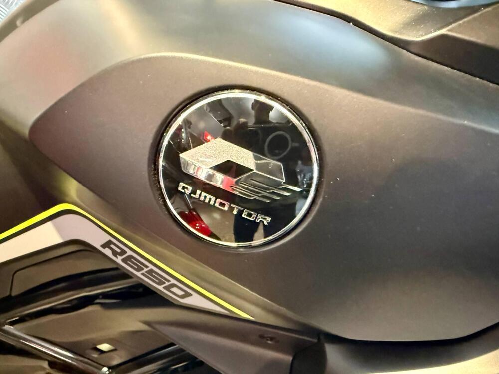 QJ Motor SVT 650 X (2025) (15)