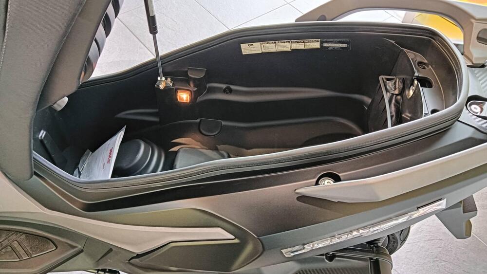 Sym Joymax 300 Z (2025 - 26) (4)