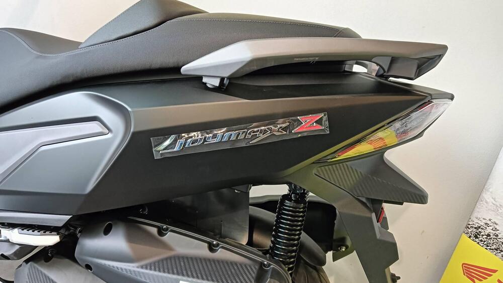 Sym Joymax 300 Z (2025 - 26) (5)