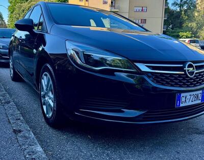 Opel Astra 1.6 CDTI EcoFLES&amp;S 4 porte Advance del 2017 usata a Varese