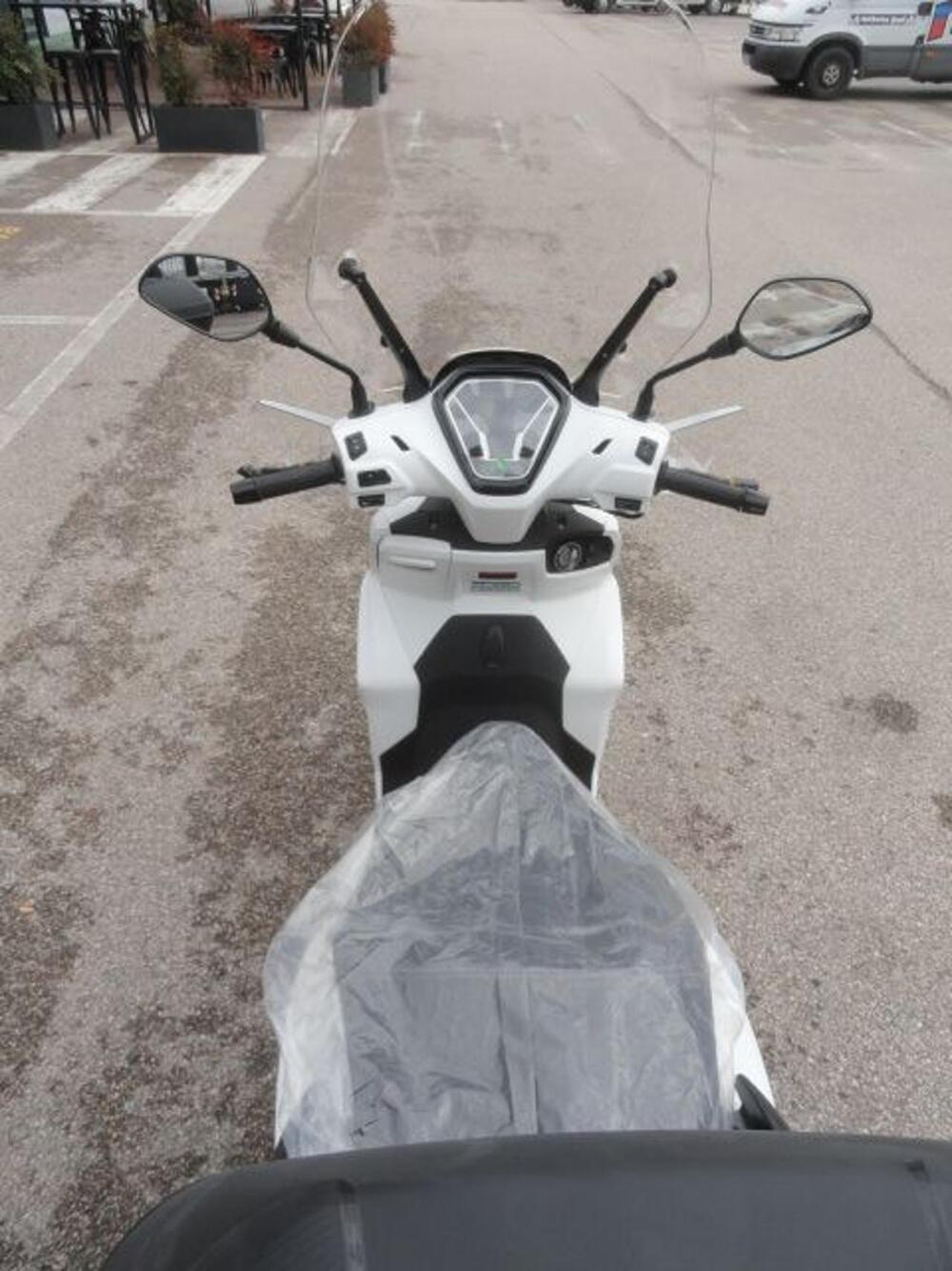 Voge Sfida SR16 125 (2025) (8)