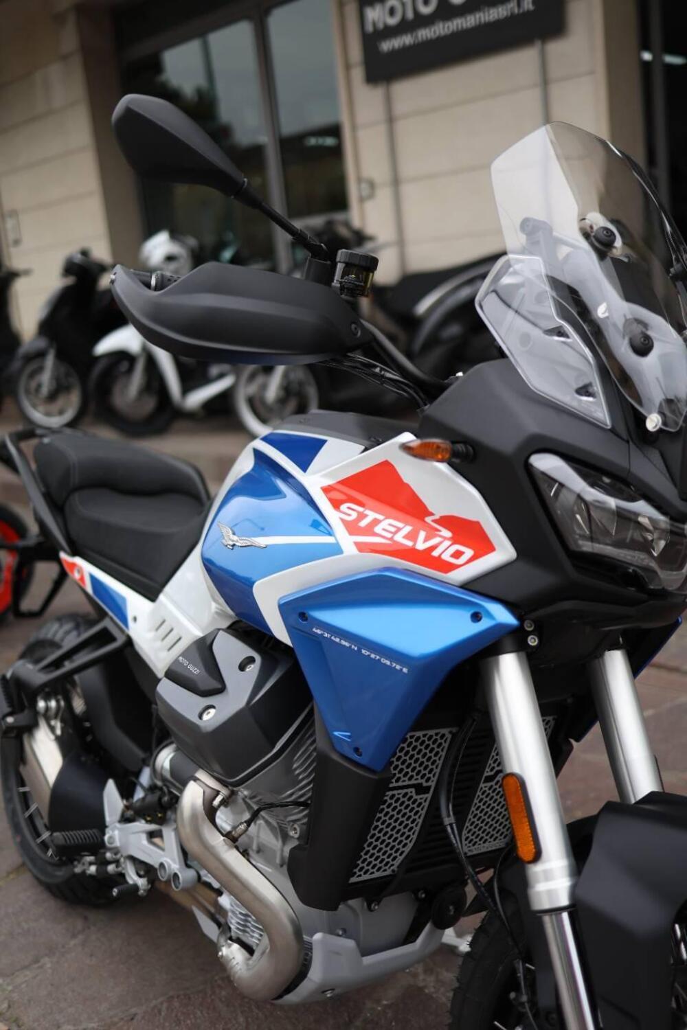 Moto Guzzi Stelvio Duecento Tributo (2025) (2)