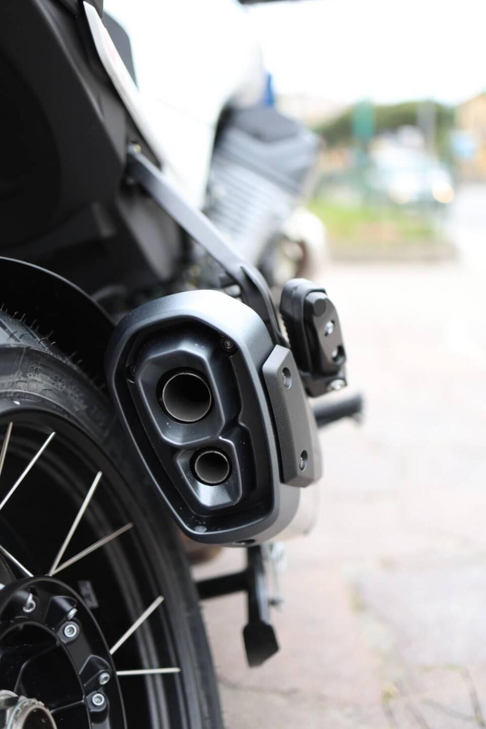 Moto Guzzi Stelvio Duecento Tributo (2025) (8)