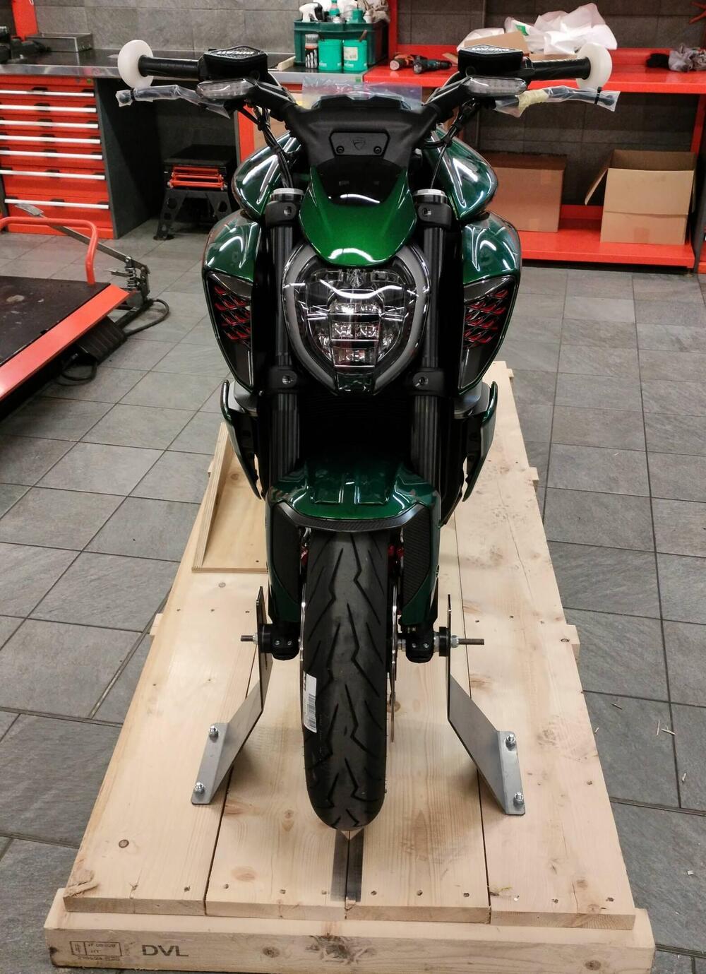 Ducati Diavel for Bentley (2024) (5)