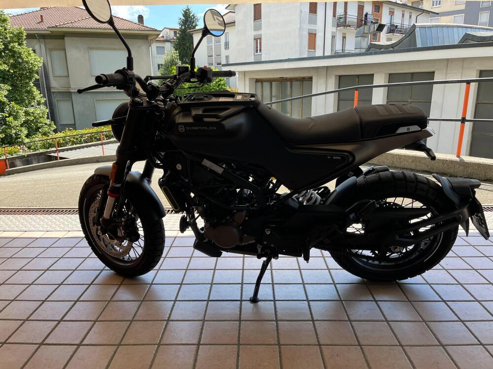 Husqvarna Svartpilen 125 (2021 - 23) (2)