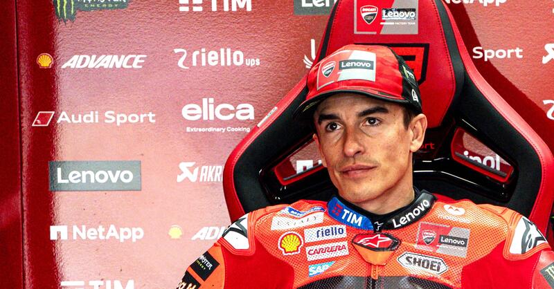 MotoGP 2025. GP del Regno Unito. Marc Marquez: &quot;A due giri dalla fine ho gettato la spugna. Alex fa cinque curve meglio di tutte le Ducati, ma non posso copiarlo&quot;