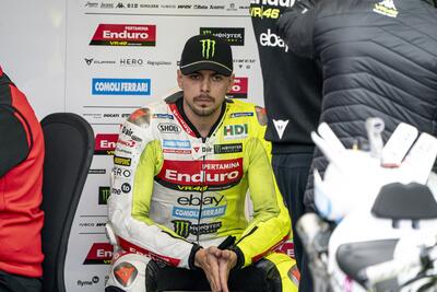 MotoGP 2025. GP di Gran Bretagna. Fabio Di Giannantonio, terzo: &quot;Marc Marquez ha trovato qualcosina per migliorare questa moto. Pecco Bagnaia? Parliamo, ma non dei problemi&quot;