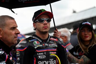 MotoGP 2025. GP del Regno Unito. Marco Bezzecchi, da diciannovesimo a quarto: &quot;La bagarre con Pecco Bagnaia? Non potevo sbagliare&quot; 