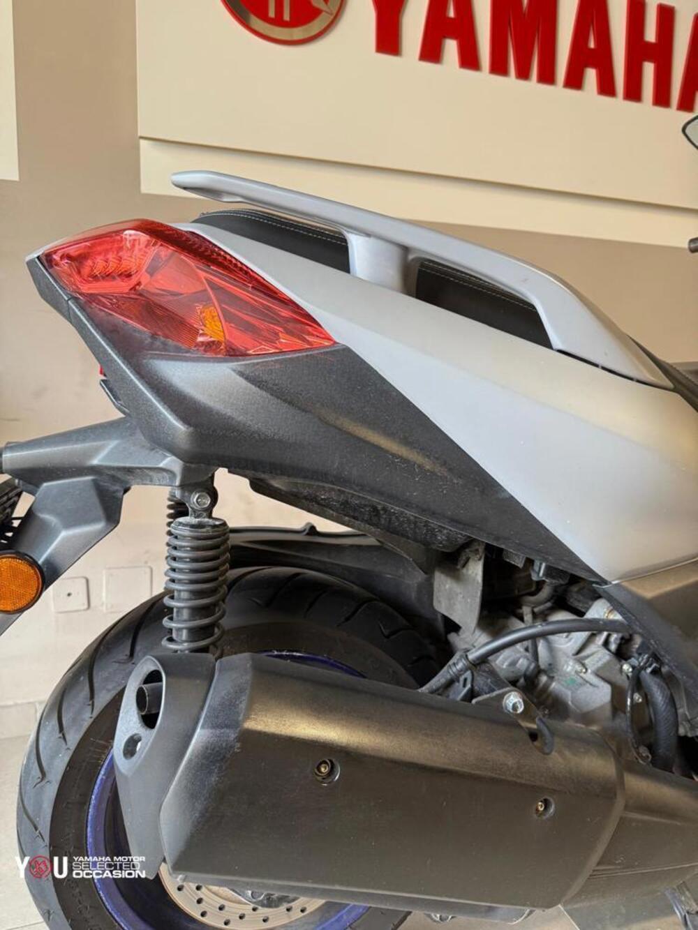 Yamaha X-Max 300 (2021 - 24) (3)