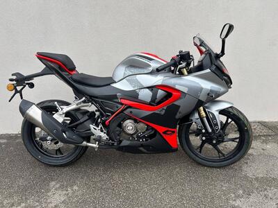 QJ Motor SRK 125 R (2024) nuova