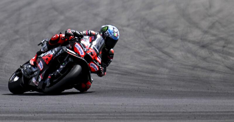 MotoGP 2025. GP del Regno Unito a Silverstone. Gara bellissima e incredibile: vince Marco Bezzecchi, secondo Johann Zarco, poi Marc Marquez batte Franco Morbidelli per il podio! [RISULTATI]