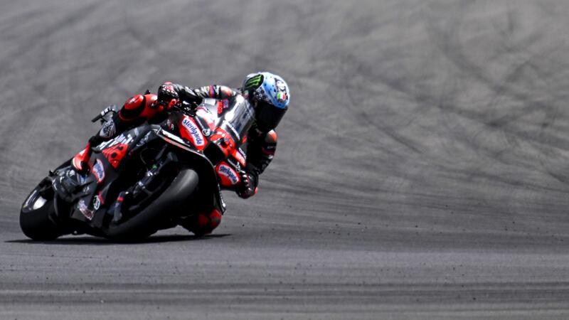 MotoGP 2025. GP del Regno Unito a Silverstone. Gara bellissima e incredibile: vince Marco Bezzecchi, secondo Johann Zarco, poi Marc Marquez batte Franco Morbidelli per il podio! [RISULTATI]