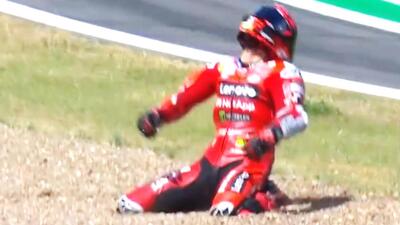 MotoGP 2025. GP del Regno Unito a Silverstone. Pecco Bagnaia: "Con la GP25 io e Marc freniamo pi&ugrave; di quelli con la GP24, ma si ferma meno"