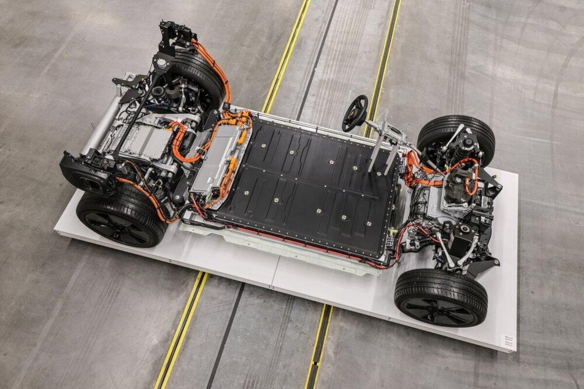 La sfida della batteria perfetta: ecco tutti i segreti di Porsche