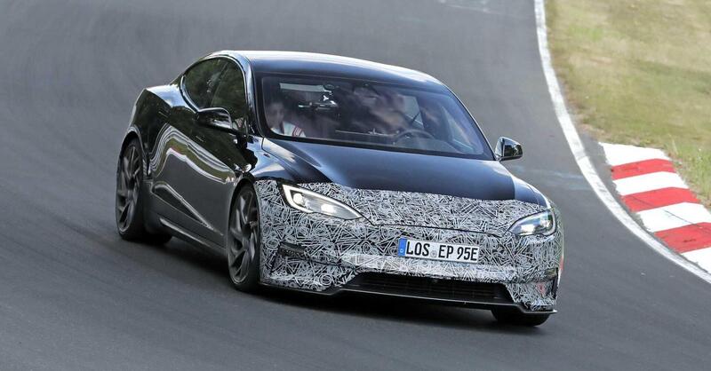 Tesla Model S Plaid: in arrivo un facelift, tra potenza promessa e ritocchi di stile [Foto Spia]