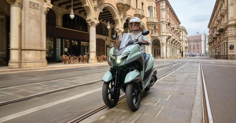 Yamaha Tricity 125 sbarca sul mercato: motore Euro5+, tre ruote e display connesso