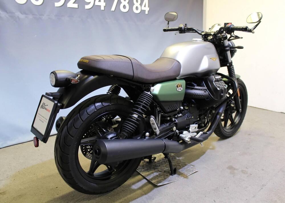 Moto Guzzi V7 Stone Centenario (2021 - 22) (4)