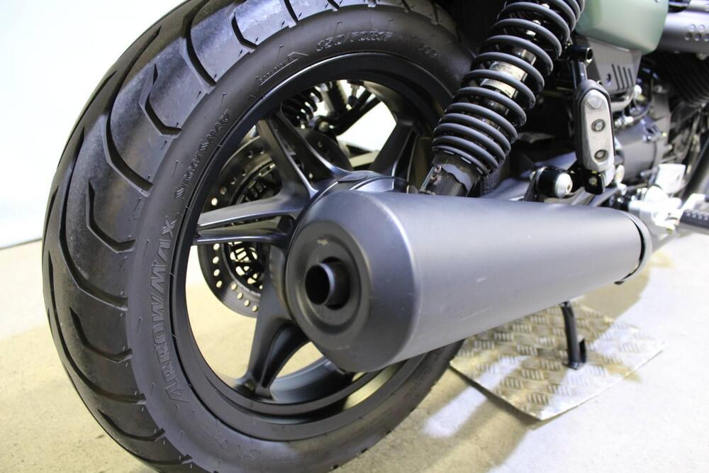 Moto Guzzi V7 Stone Centenario (2021 - 22) (6)