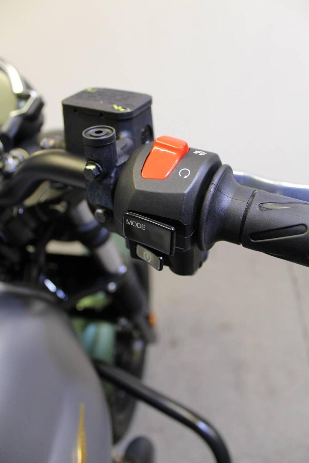 Moto Guzzi V7 Stone Centenario (2021 - 22) (11)