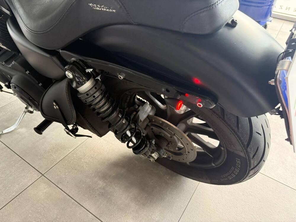 Harley-Davidson 883 Iron (2017 - 20) - XL 883N (19)