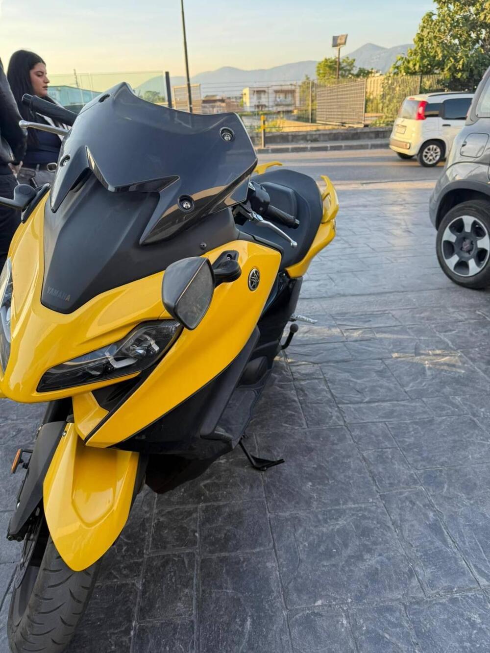 Yamaha T-Max 560 (2022 - 24) (4)