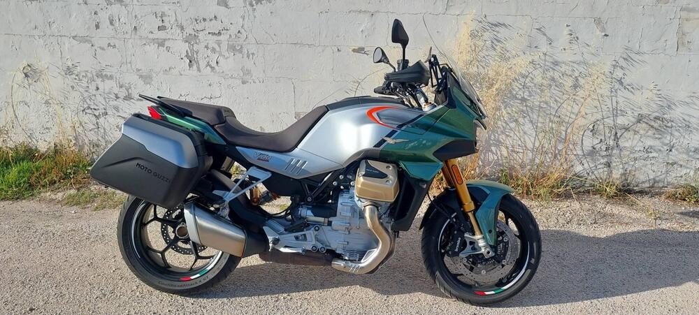 Moto Guzzi V100 Mandello S (2022 - 24)