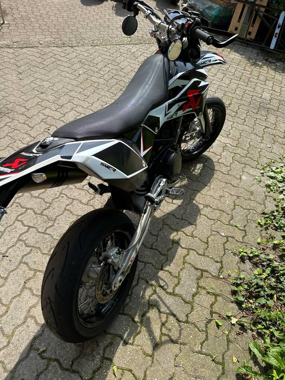 KTM 690 SMC (2008- 11) (4)