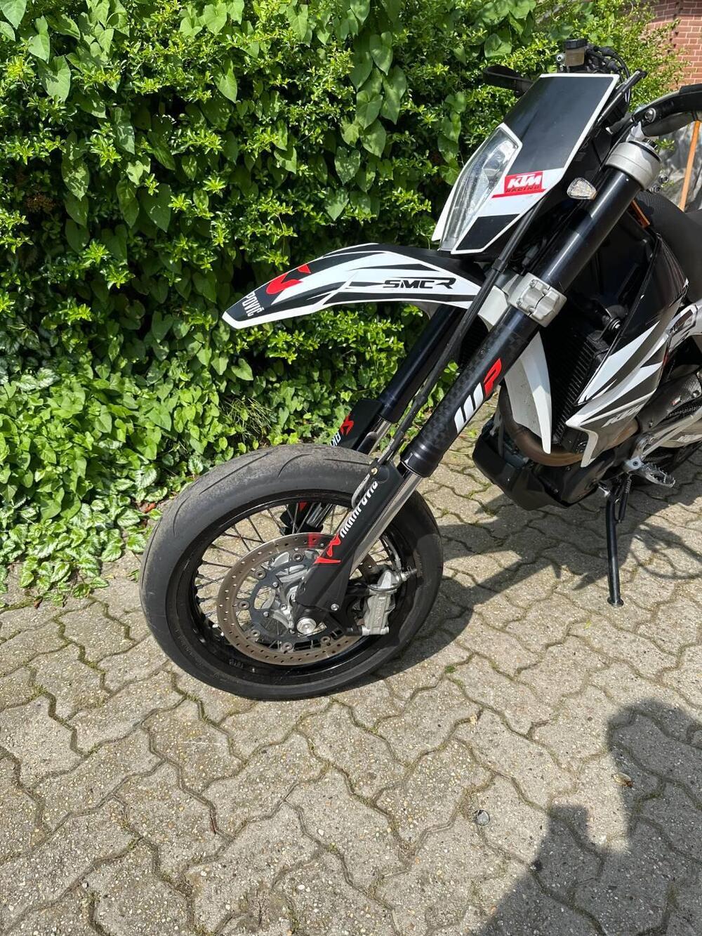 KTM 690 SMC (2008- 11) (3)