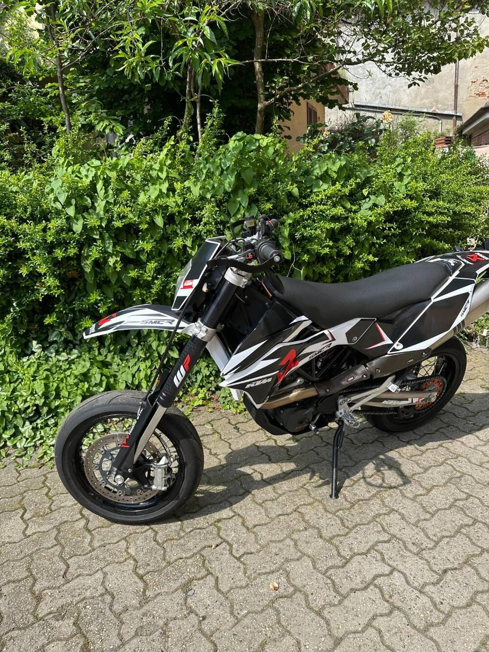 KTM 690 SMC (2008- 11) (2)