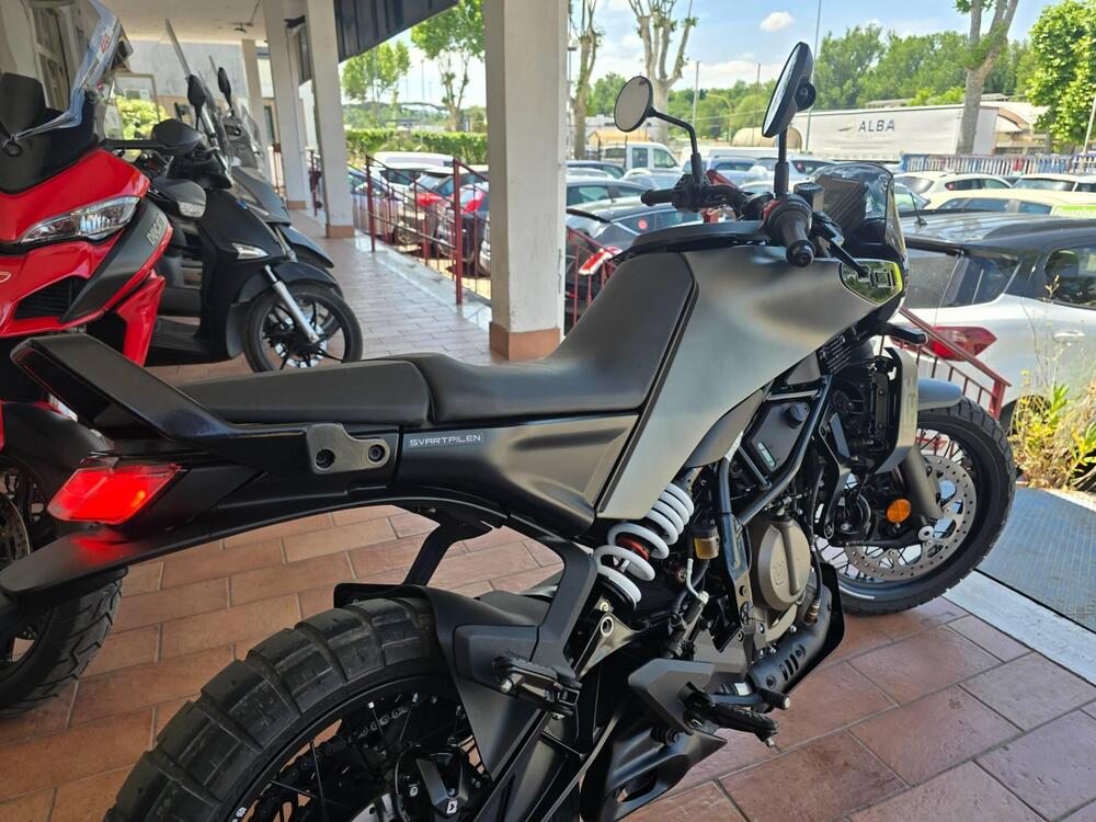 Husqvarna Svartpilen 401 (2024 - 25) (4)