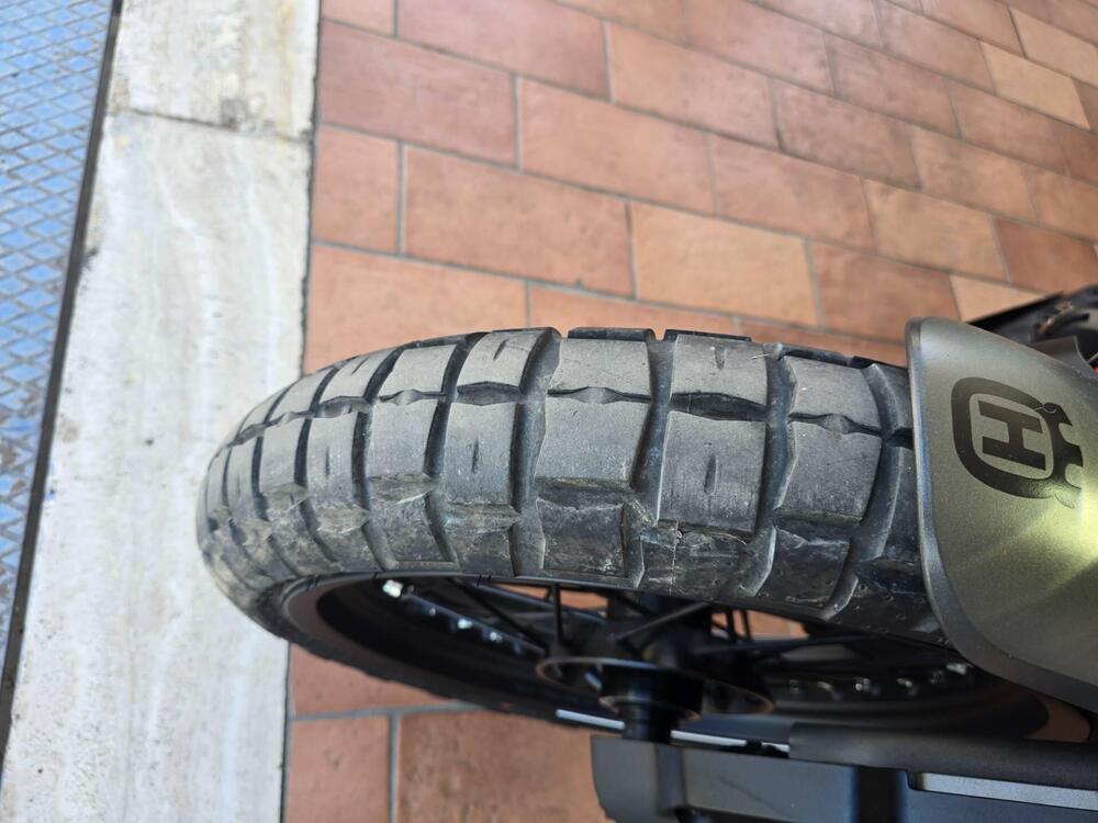 Husqvarna Svartpilen 401 (2024 - 25) (7)