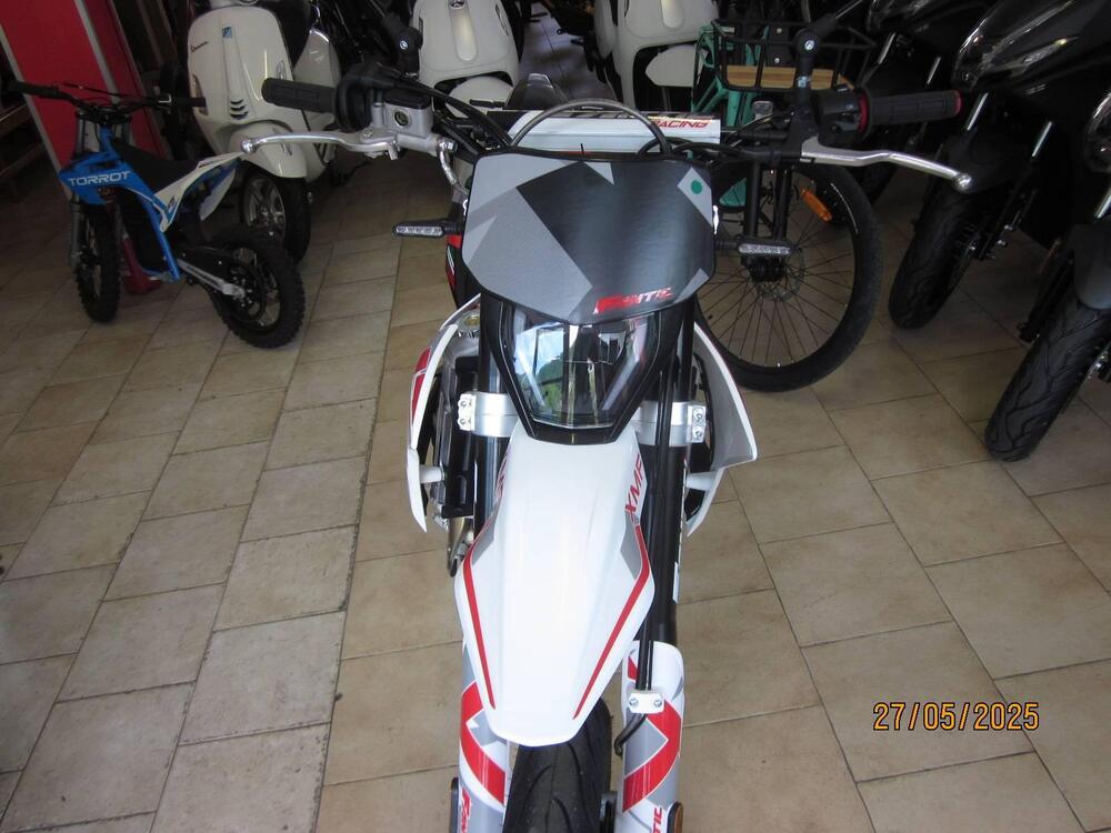 Fantic Motor Motard 125 Performance 4t (2020) (3)