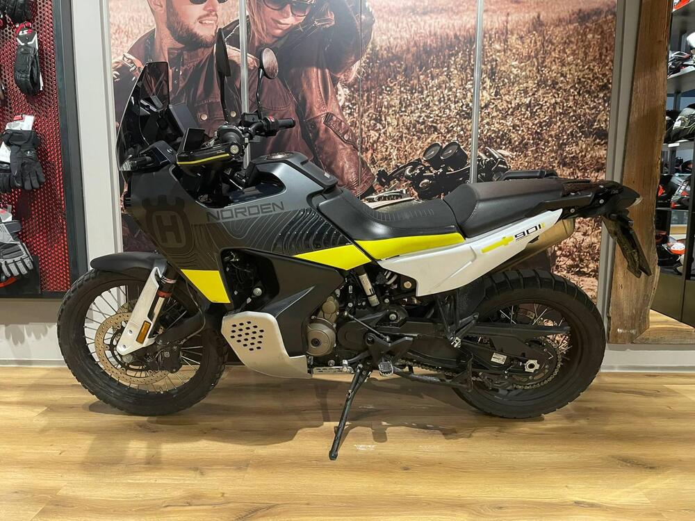 Husqvarna Norden 901 (2022 - 25)