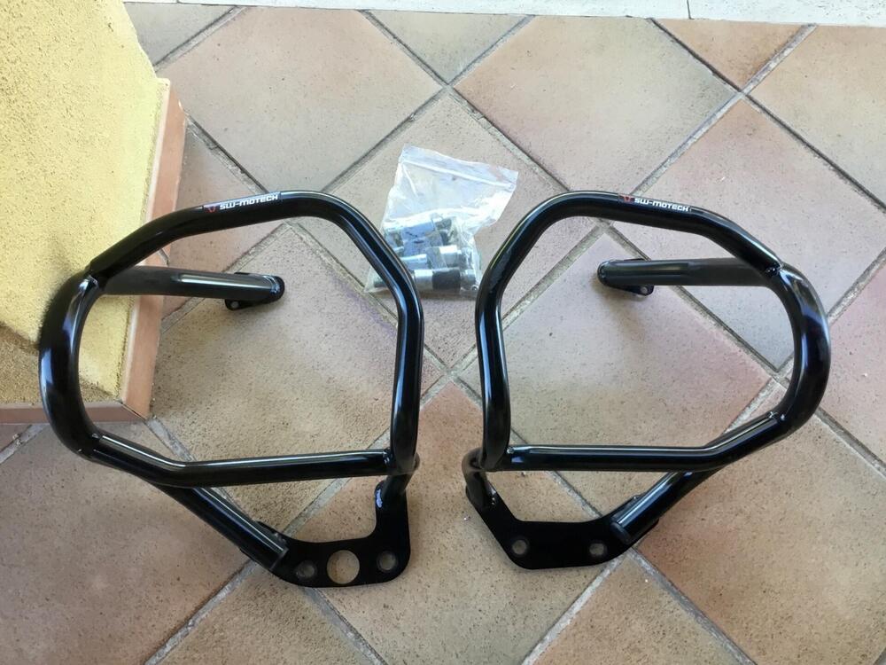Barre protezione motore Bmw R1200R Sw-Motech
