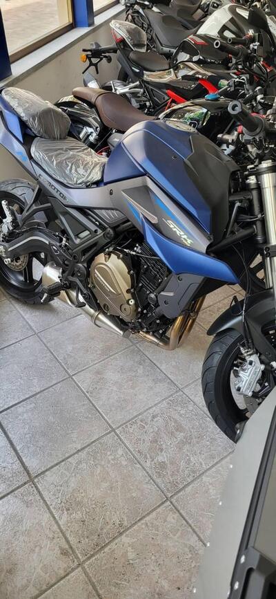 QJ Motor SRK 700 (2023 - 25) nuova