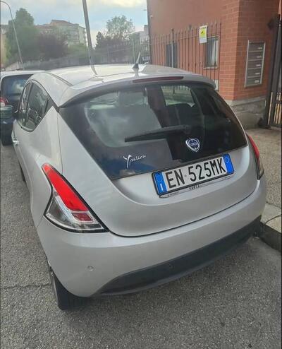 Lancia Ypsilon 1.2 69 CV 5 porte GPL Ecochic Silver del 2012 usata a Torino