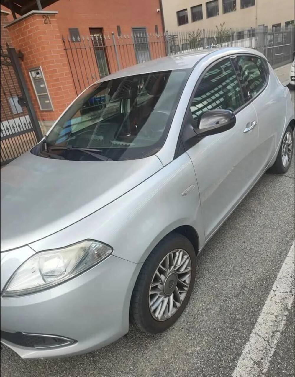 Lancia Ypsilon usata a Torino (2)
