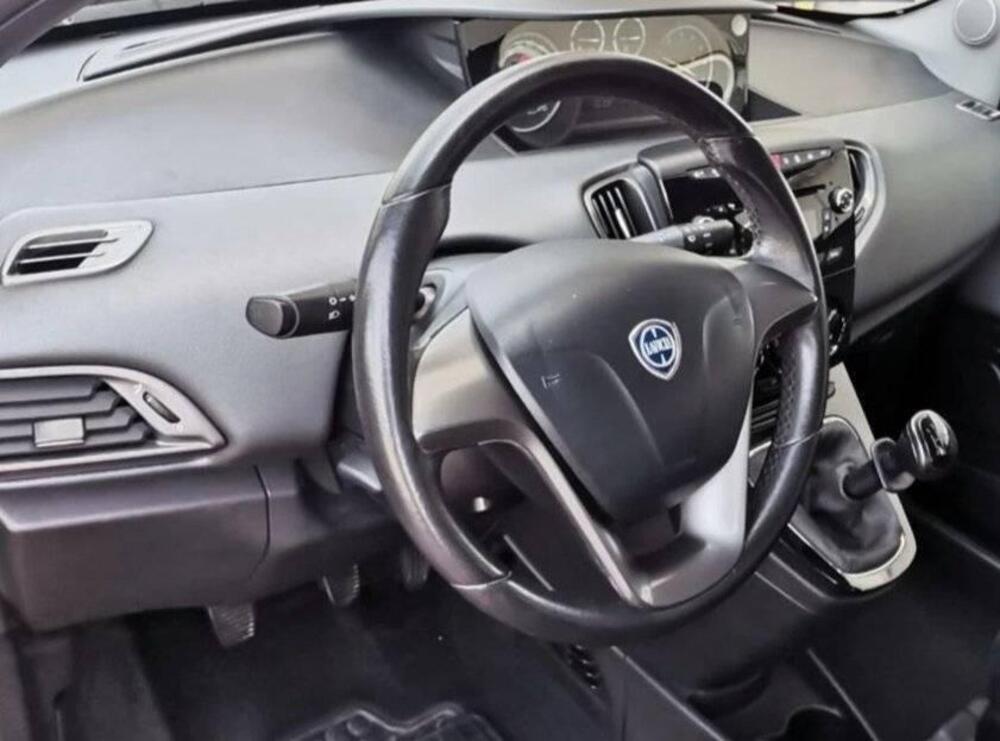 Lancia Ypsilon usata a Torino (4)