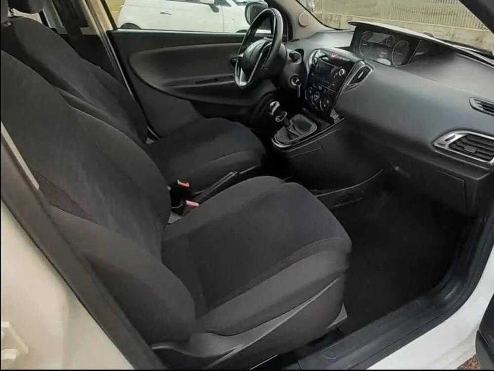 Lancia Ypsilon usata a Torino (5)