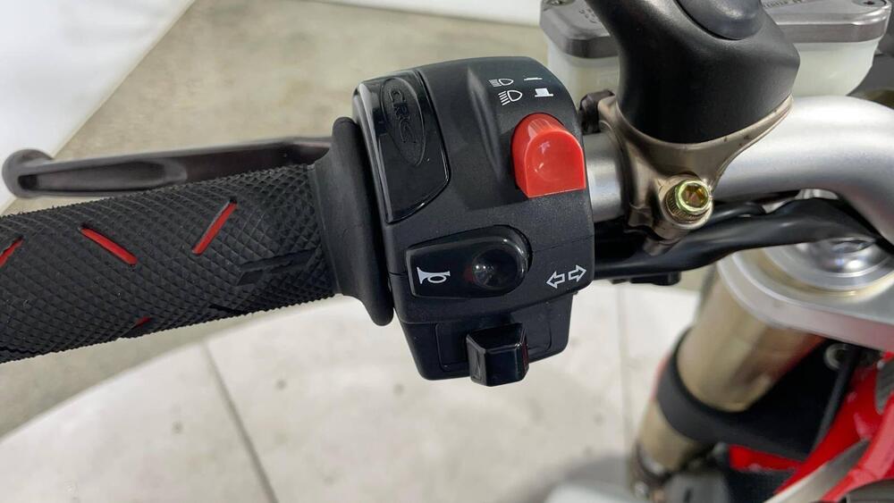 MV Agusta Brutale 750 S (2002 - 06) (7)