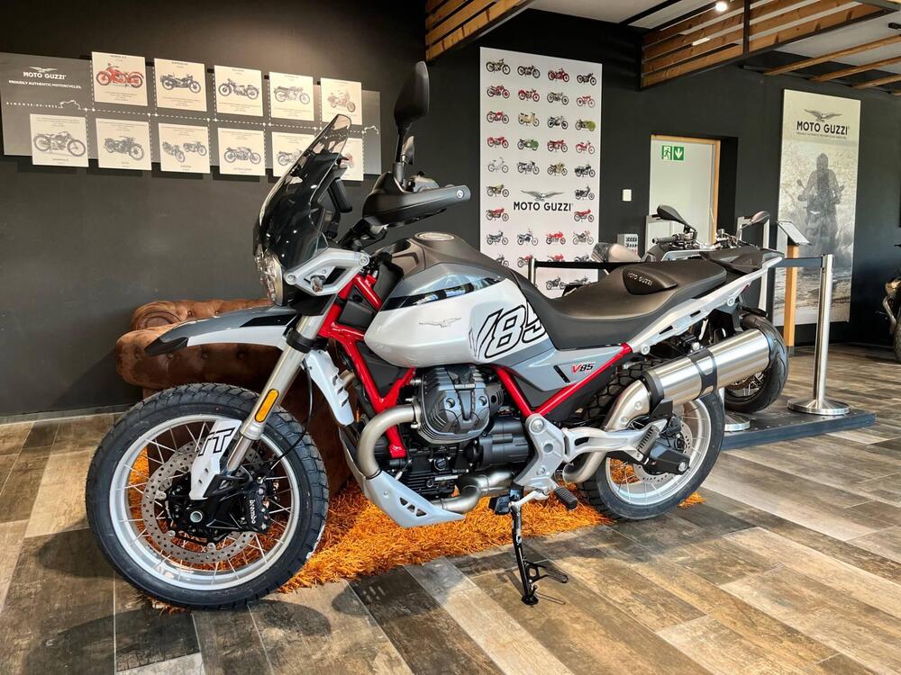 Moto Guzzi V85 TT (2024 - 26) (3)