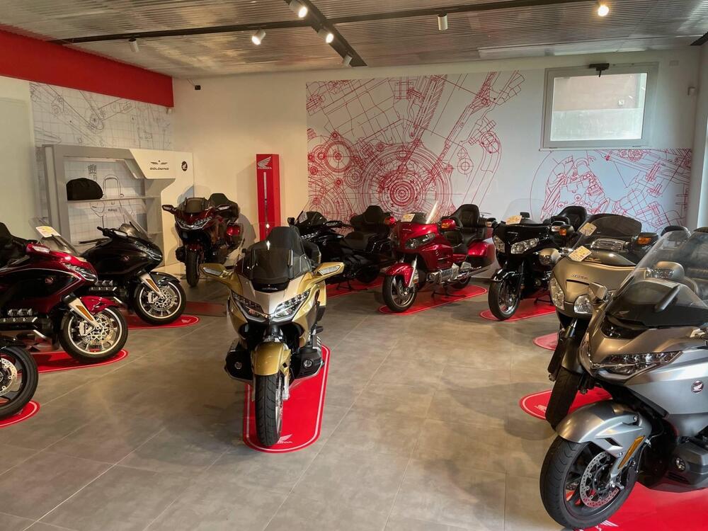 Honda GL 1800 Gold Wing Tour 50° Anniversario (2025) (2)