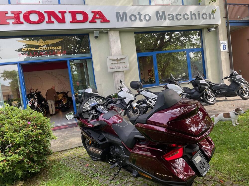 Honda GL 1800 Gold Wing Tour 50° Anniversario (2025) (8)