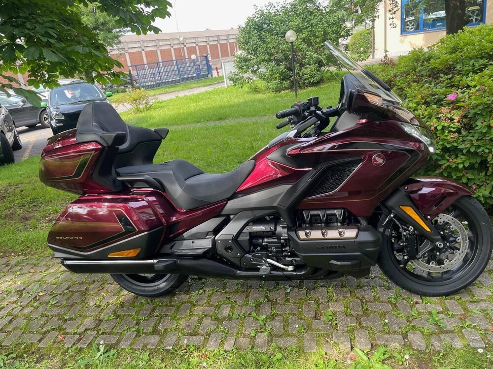 Honda GL 1800 Gold Wing Tour 50° Anniversario (2025) (9)