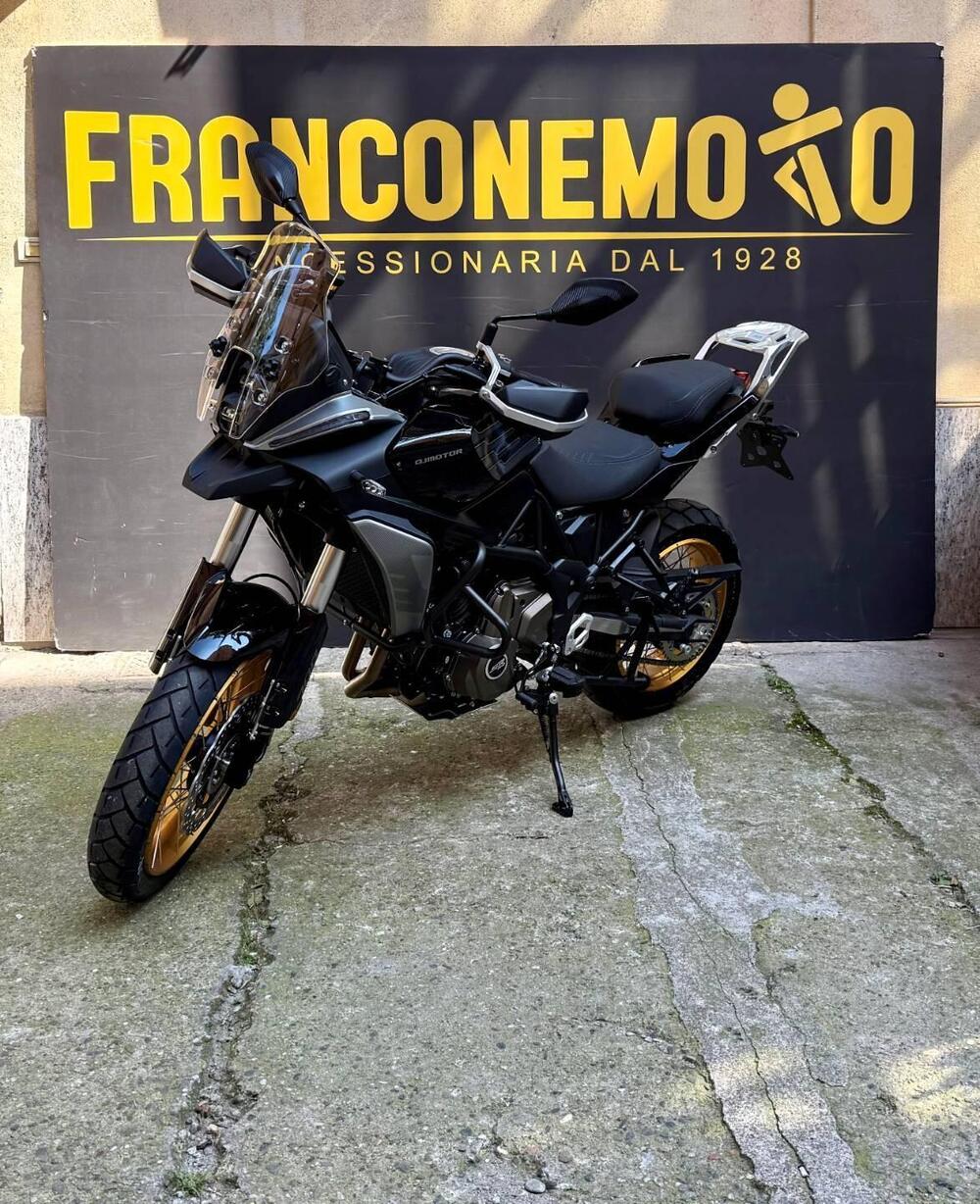 QJ Motor SRT 700 SX (2025) (3)