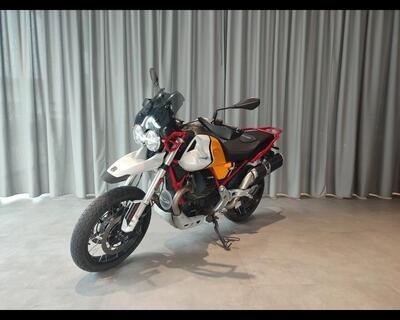 Moto Guzzi V85 TT Evocative Graphics (2021 - 23) usata