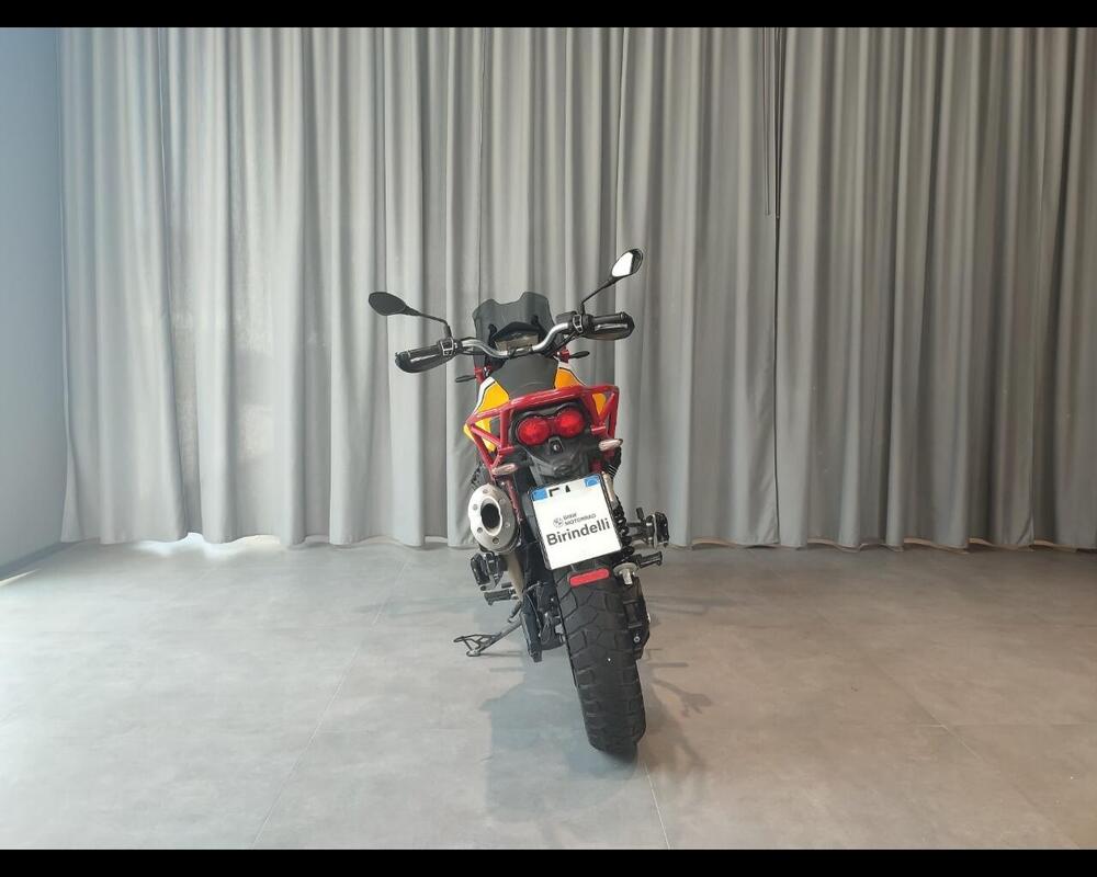 Moto Guzzi V85 TT Evocative Graphics (2021 - 23) (6)